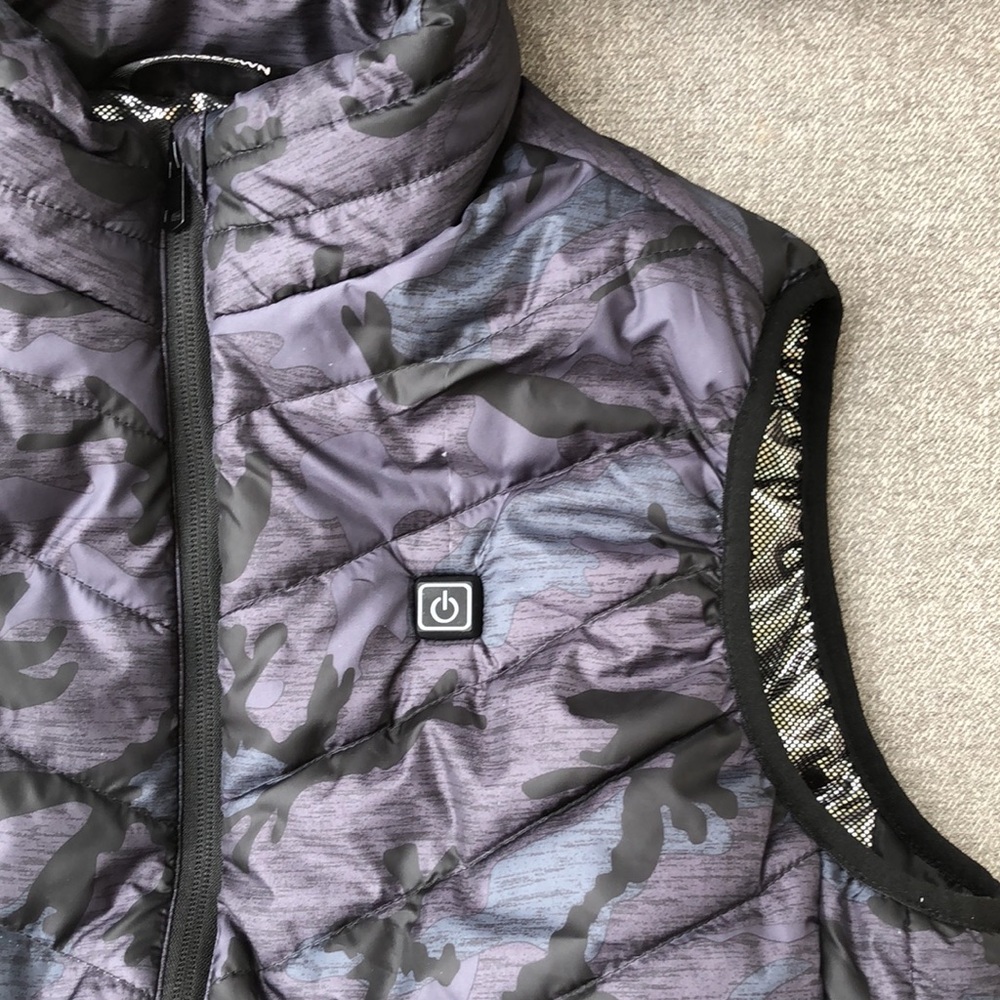Women's Black Camo Puffer Vest - Picture 11 of 12